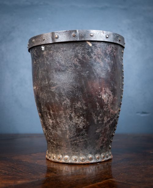 LATE 18TH CENTURY LEATHER IRON RIVETED FIRE BUCKET - ADDITIONAL PHOTO 7