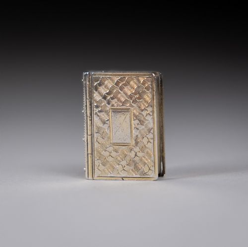STERLING SILVER GILT BOOK VINAIGRETTE BY TAYLOR AND PERRY BIRMINGHAM 1831 - ADDITIONAL PHOTO 2