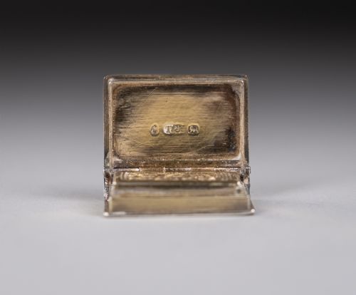 STERLING SILVER GILT BOOK VINAIGRETTE BY TAYLOR AND PERRY BIRMINGHAM 1831 - ADDITIONAL PHOTO 8