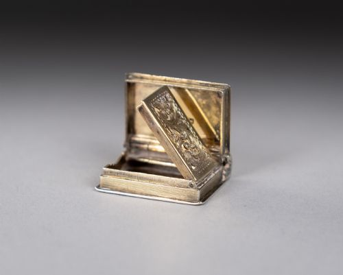 STERLING SILVER GILT BOOK VINAIGRETTE BY TAYLOR AND PERRY BIRMINGHAM 1831 - ADDITIONAL PHOTO 11