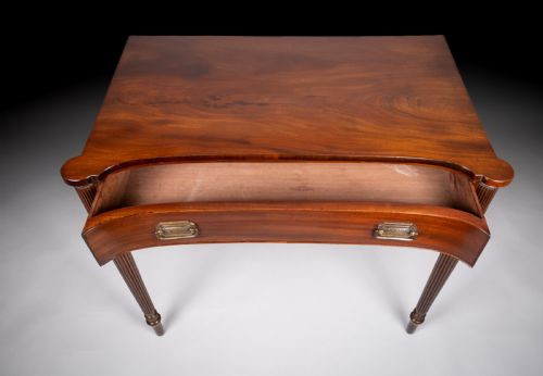 19TH CENTURY MAHOGANY INVERTED BOW FRONT SIDE TABLE - ADDITIONAL PHOTO 6
