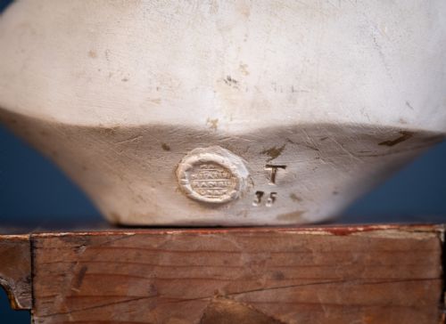 PLASTER BUST OF INFANT ON GILTWOOD PLINTH - ADDITIONAL PHOTO 3