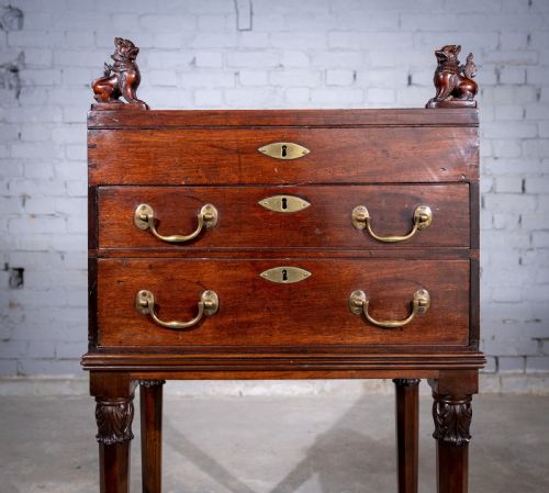 18TH CENTURY MAHOGANY CABINET ON STAND - ADDITIONAL PHOTO 3