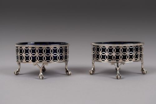 PAIR OF GEORGE III STERLING SILVER SALTS BY EDWARD LOWE LONDON 1770 - ADDITIONAL PHOTO 6