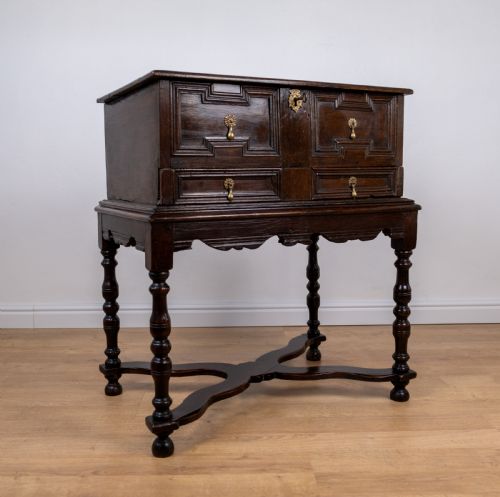 17TH CENTURY OAK BIBLE BOX ON LATER STAND - ADDITIONAL PHOTO 1