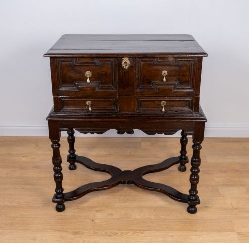 17TH CENTURY OAK BIBLE BOX ON LATER STAND - ADDITIONAL PHOTO 2