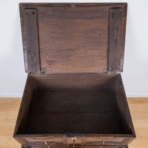 17TH CENTURY OAK BIBLE BOX ON LATER STAND - ADDITIONAL PHOTO 5