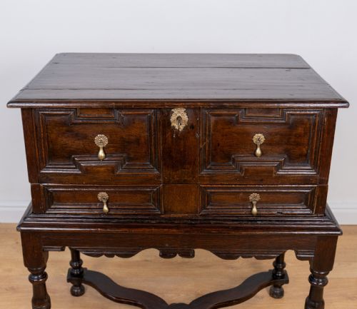 17TH CENTURY OAK BIBLE BOX ON LATER STAND - ADDITIONAL PHOTO 6
