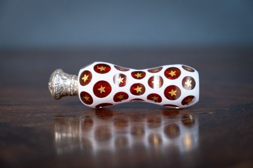 19TH CENTURY BOHEMIAN RUBY WHITE GLASS SILVER SCENT BOTTLE - ADDITIONAL PHOTO 5