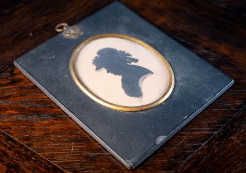 EARLY 19TH CENTURY SILHOUETTE LADY IN HAT - ADDITIONAL PHOTO 2