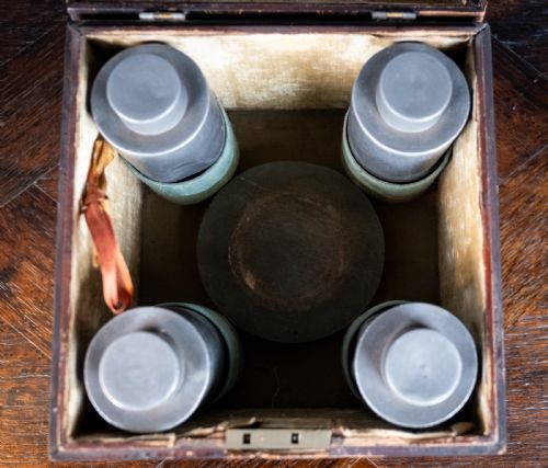 18TH CENTURY BLACK GOLD LACQUER TEA CADDY - ADDITIONAL PHOTO 11
