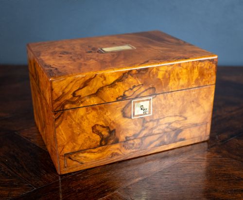 VICTORIAN BURR WALNUT VANITY DRESSING BOX - ADDITIONAL PHOTO 2
