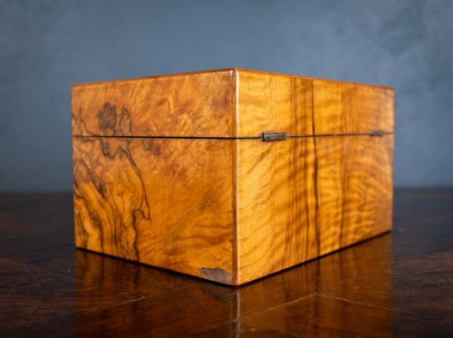 VICTORIAN BURR WALNUT VANITY DRESSING BOX - ADDITIONAL PHOTO 24