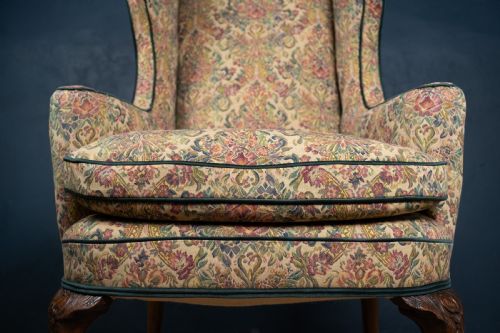 GEORGE II CARVED WALNUT WINGBACK ARMCHAIR C1750 - ADDITIONAL PHOTO 2
