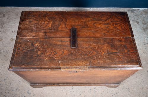 LATE 18TH CENTURY ELM COFFER - ADDITIONAL PHOTO 8