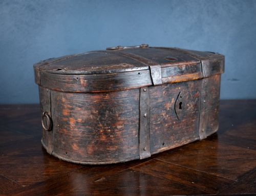 18TH CENTURY SWEDISH BENTWOOD IRON BOUND TRAVEL BOX - ADDITIONAL PHOTO 1
