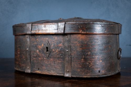 18TH CENTURY SWEDISH BENTWOOD IRON BOUND TRAVEL BOX - ADDITIONAL PHOTO 3
