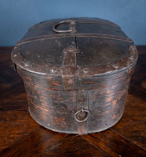 18TH CENTURY SWEDISH BENTWOOD IRON BOUND TRAVEL BOX - ADDITIONAL PHOTO 6