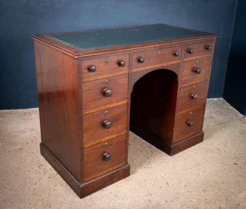 19TH CENTURY MAHOGANY ESTATE DESK C1860 - ADDITIONAL PHOTO 1