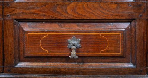 EARLY 18TH CENTURY OAK CUPBOARD MULE CHEST - ADDITIONAL PHOTO 11