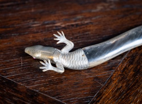 NOVELTY BRASS HORN LIZARD LETTER OPENER C1900 - ADDITIONAL PHOTO 11