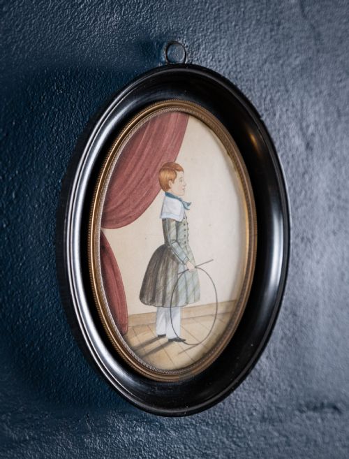 19TH CENTURY BOY WITH HOOP ENGLISH NAIVE SCHOOL MINIATURE - ADDITIONAL PHOTO 1