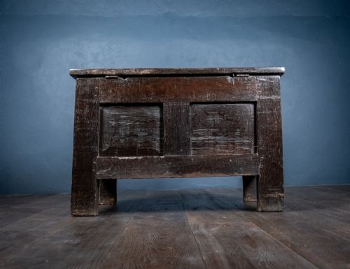 SMALL 17TH CENTURY OAK COFFER - ADDITIONAL PHOTO 5