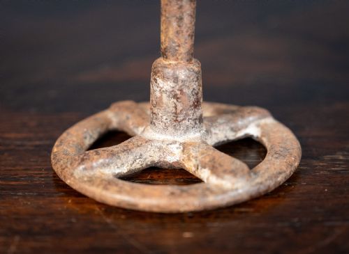 19TH CENTURY WROUGHT IRON RUSH LIGHT HOLDER - ADDITIONAL PHOTO 1