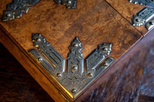 BETJEMANN SON WALNUT AND COROMANDEL WRITING SLOPE - ADDITIONAL PHOTO 3