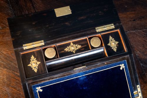 BETJEMANN SON WALNUT AND COROMANDEL WRITING SLOPE - ADDITIONAL PHOTO 12