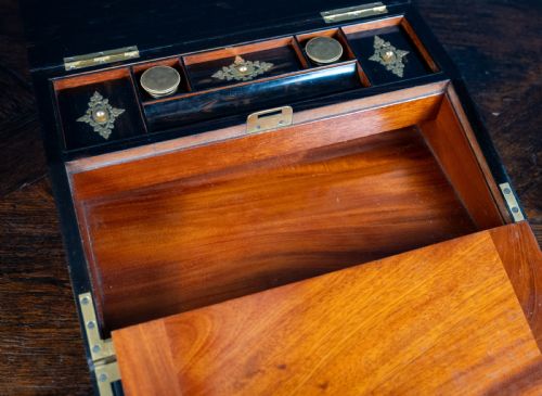 BETJEMANN SON WALNUT AND COROMANDEL WRITING SLOPE - ADDITIONAL PHOTO 14
