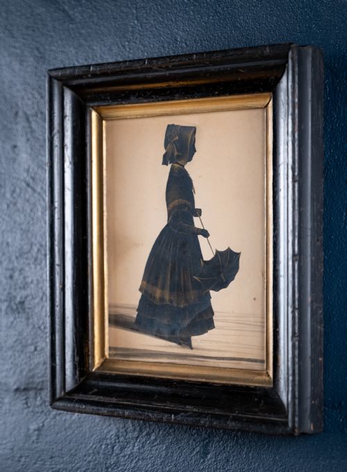 FINE 19TH CENTURY BRONZED SILHOUETTE OF A GIRL WITH PARASOL - ADDITIONAL PHOTO 5