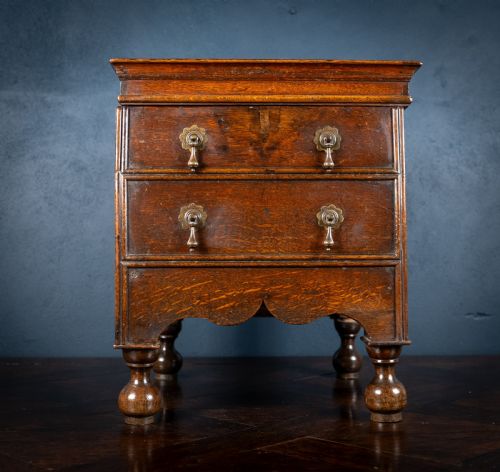 george i oak close stool - CATEGORY: ANTIQUE FURNITURE - DATED GEORGIAN