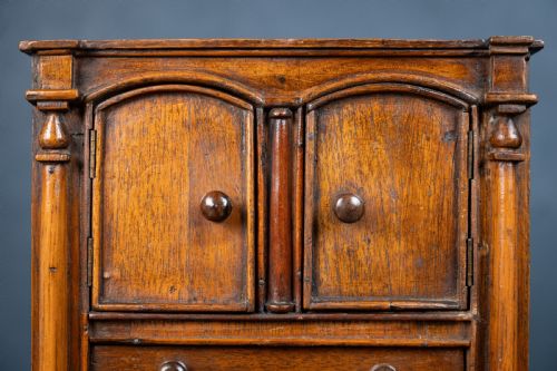 19TH CENTURY MINIATURE CUPBOARD APPRENTICE PIECE - ADDITIONAL PHOTO 2
