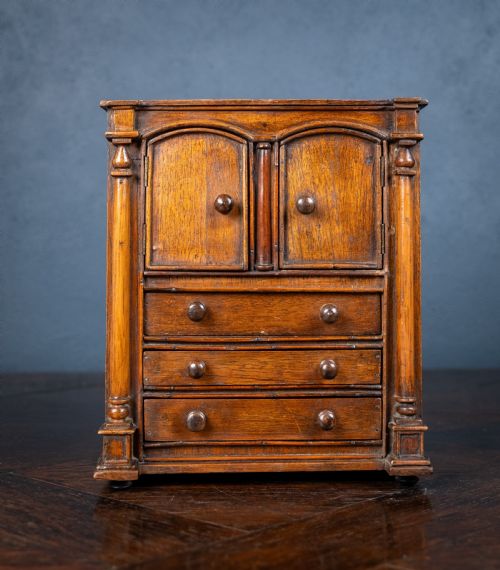 19TH CENTURY MINIATURE CUPBOARD APPRENTICE PIECE - ADDITIONAL PHOTO 4