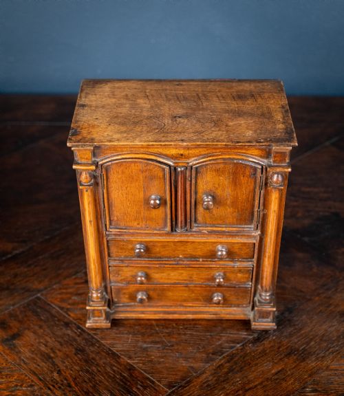 19TH CENTURY MINIATURE CUPBOARD APPRENTICE PIECE - ADDITIONAL PHOTO 5