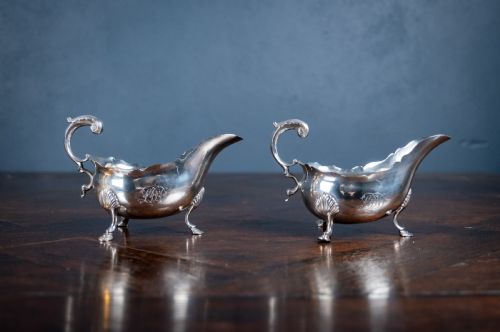 PAIR OF LARGE SILVER SAUCE BOATS BY ABRAHAM PORTAL LONDON 1768 - ADDITIONAL PHOTO 5