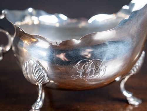 PAIR OF LARGE SILVER SAUCE BOATS BY ABRAHAM PORTAL LONDON 1768 - ADDITIONAL PHOTO 8