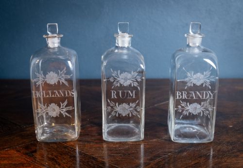 THREE GEORGIAN HAND BLOWN ETCHED GLASS DECANTERS C1790 - ADDITIONAL PHOTO 7