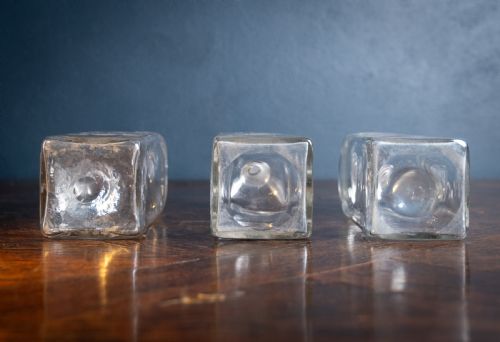 THREE GEORGIAN HAND BLOWN ETCHED GLASS DECANTERS C1790 - ADDITIONAL PHOTO 13