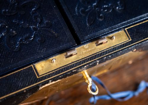 FINE GILT TOOLED LEATHER ORMOLU WRITING BOX BY FITZMAURICE WEST LONDON - ADDITIONAL PHOTO 7