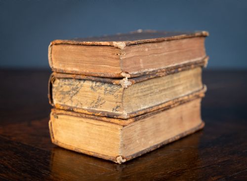 18TH CENTURY FRENCH LEATHER BOOKS WITH SECRET COMPARTMENTS THREE BOOKS - ADDITIONAL PHOTO 4