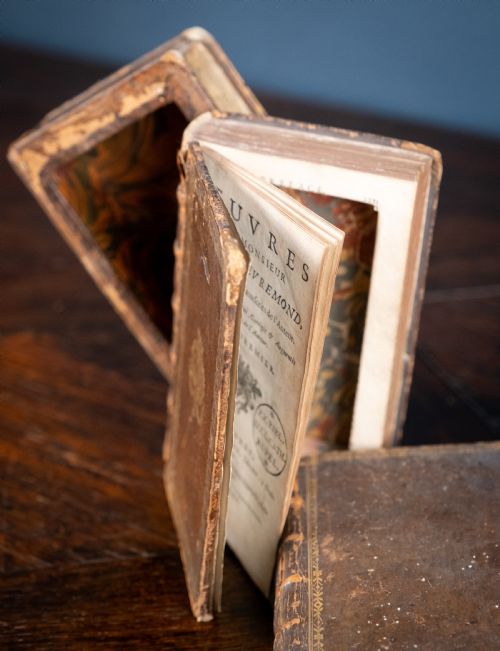 18TH CENTURY FRENCH LEATHER BOOKS WITH SECRET COMPARTMENTS THREE BOOKS - ADDITIONAL PHOTO 6
