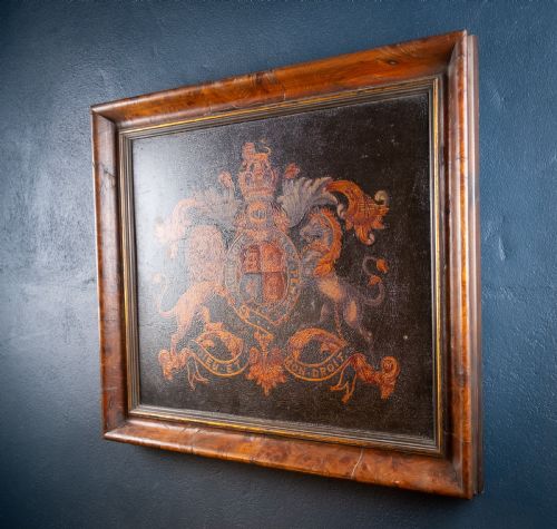 PAINTED ROYAL COAT OF ARMS COACH PANEL - ADDITIONAL PHOTO 5