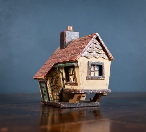 FOLK ART PAINTED WOODEN COTTAGE MONEY BOX - ADDITIONAL PHOTO 2