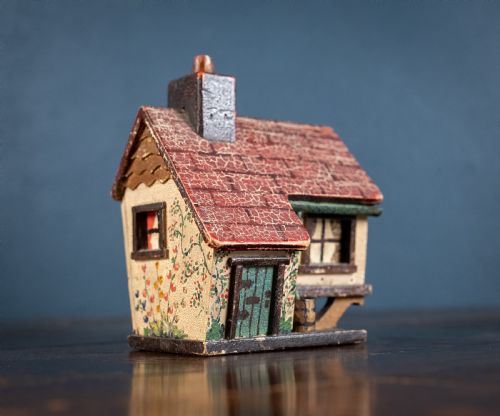 FOLK ART PAINTED WOODEN COTTAGE MONEY BOX - ADDITIONAL PHOTO 8