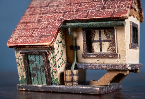 FOLK ART PAINTED WOODEN COTTAGE MONEY BOX - ADDITIONAL PHOTO 11