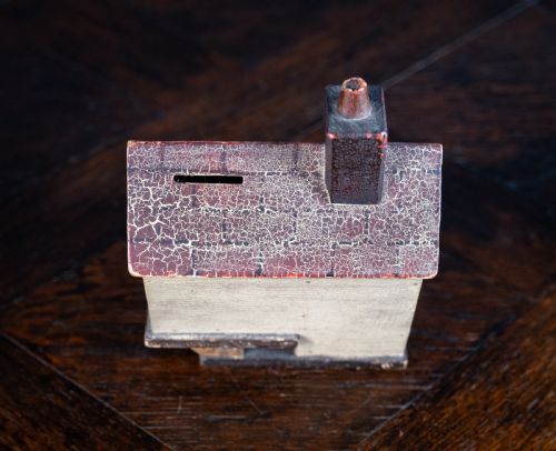 FOLK ART PAINTED WOODEN COTTAGE MONEY BOX - ADDITIONAL PHOTO 13