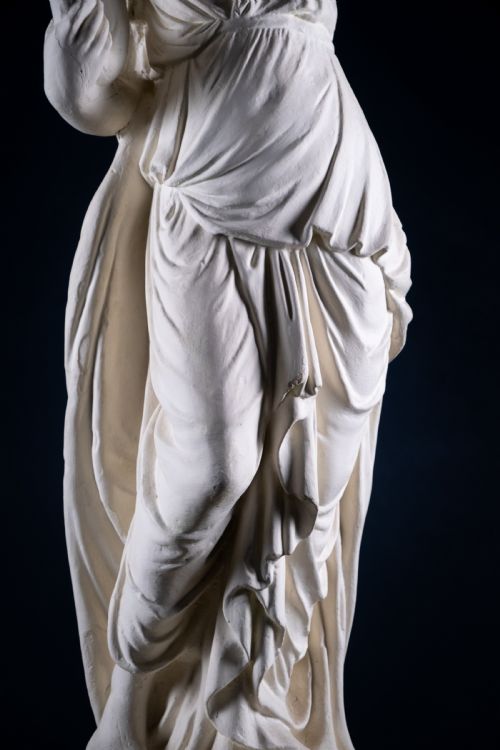 LARGE PLASTER COMPOSITION OF A CLASSICAL MAIDEN WITH PLINTH C1900 - ADDITIONAL PHOTO 2