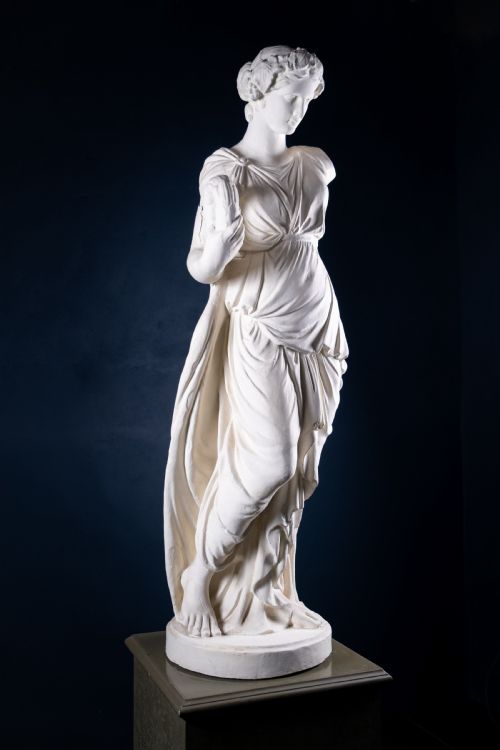 LARGE PLASTER COMPOSITION OF A CLASSICAL MAIDEN WITH PLINTH C1900 - ADDITIONAL PHOTO 7